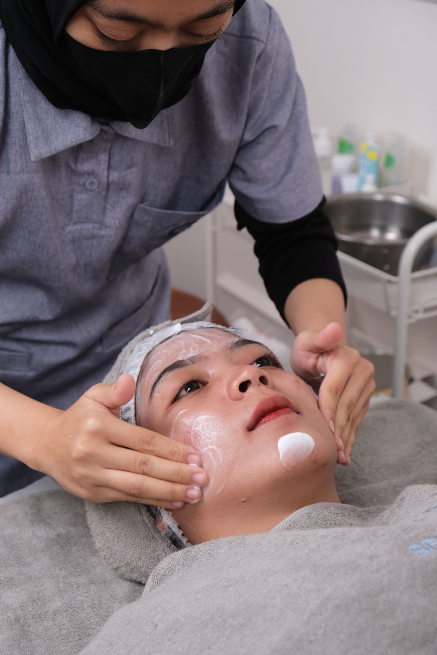 Tratamiento facial en cabina